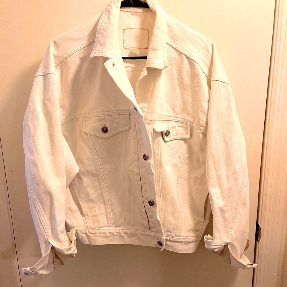 Vintage GAP WHITE DENIM JACKET!!!